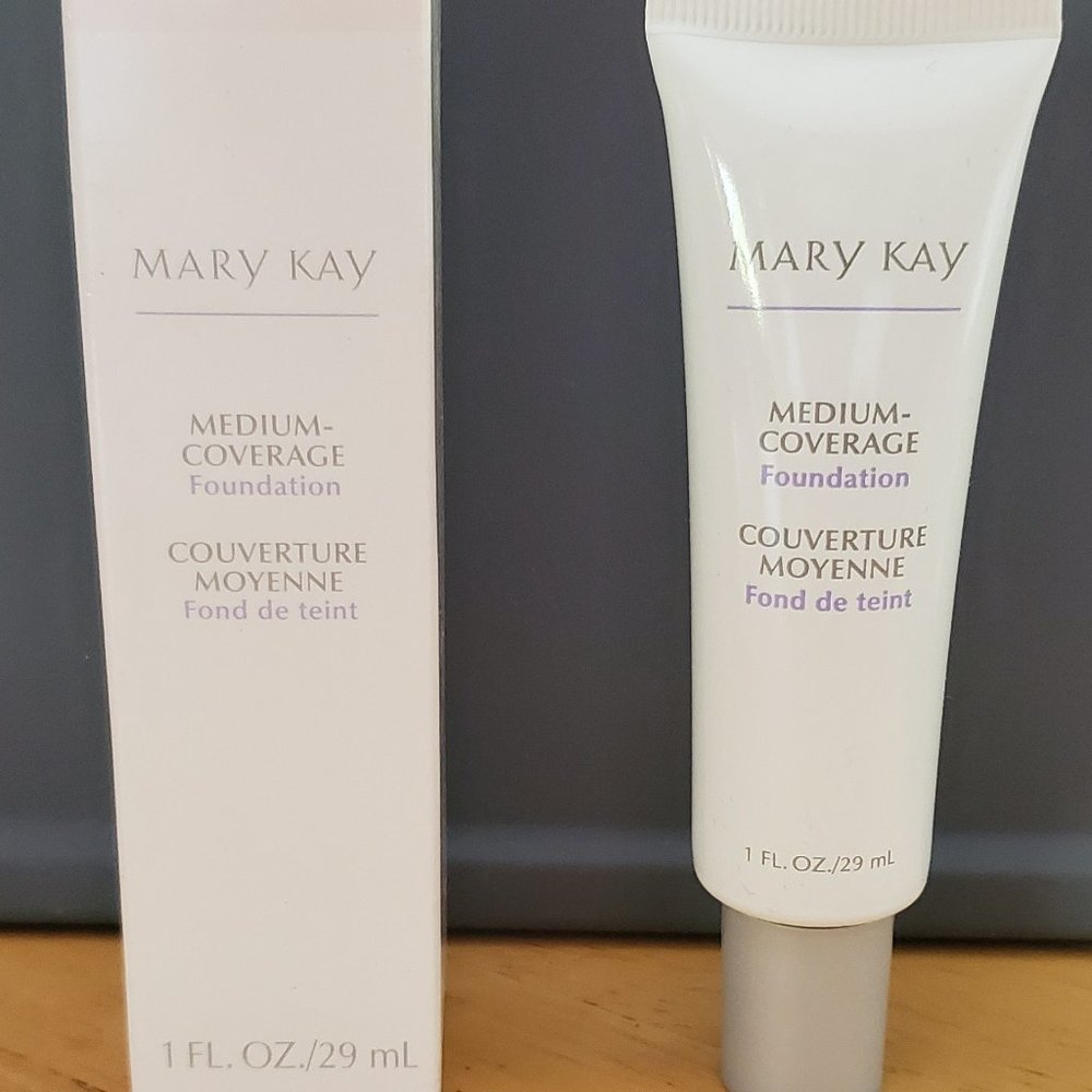 Mary Kay Medium Coverage Foundation Ivory 202